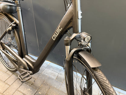 Qwic Premium MN7D | Weinig km gelopen!