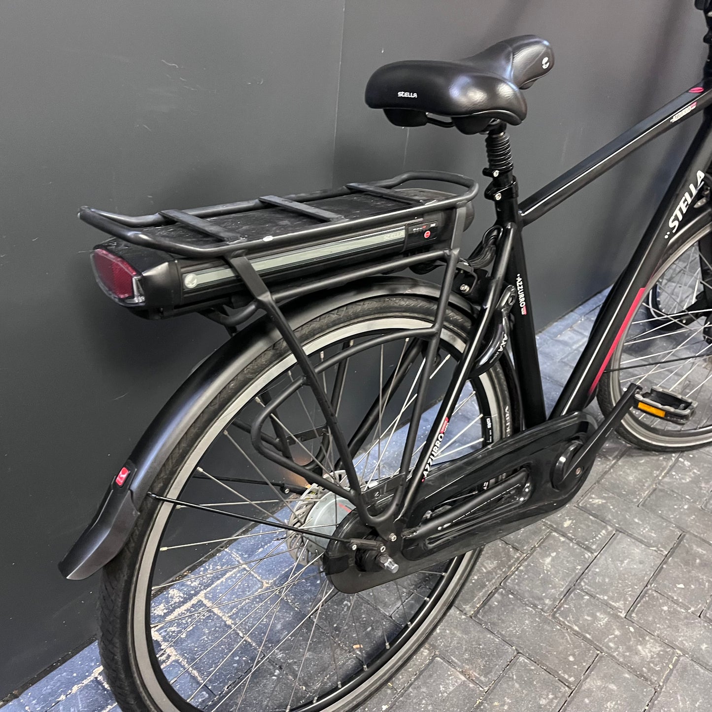 Stella Azzuro Nero elektrische fiets
