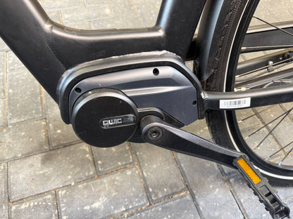 Qwic Premium MN7D | Weinig km gelopen!