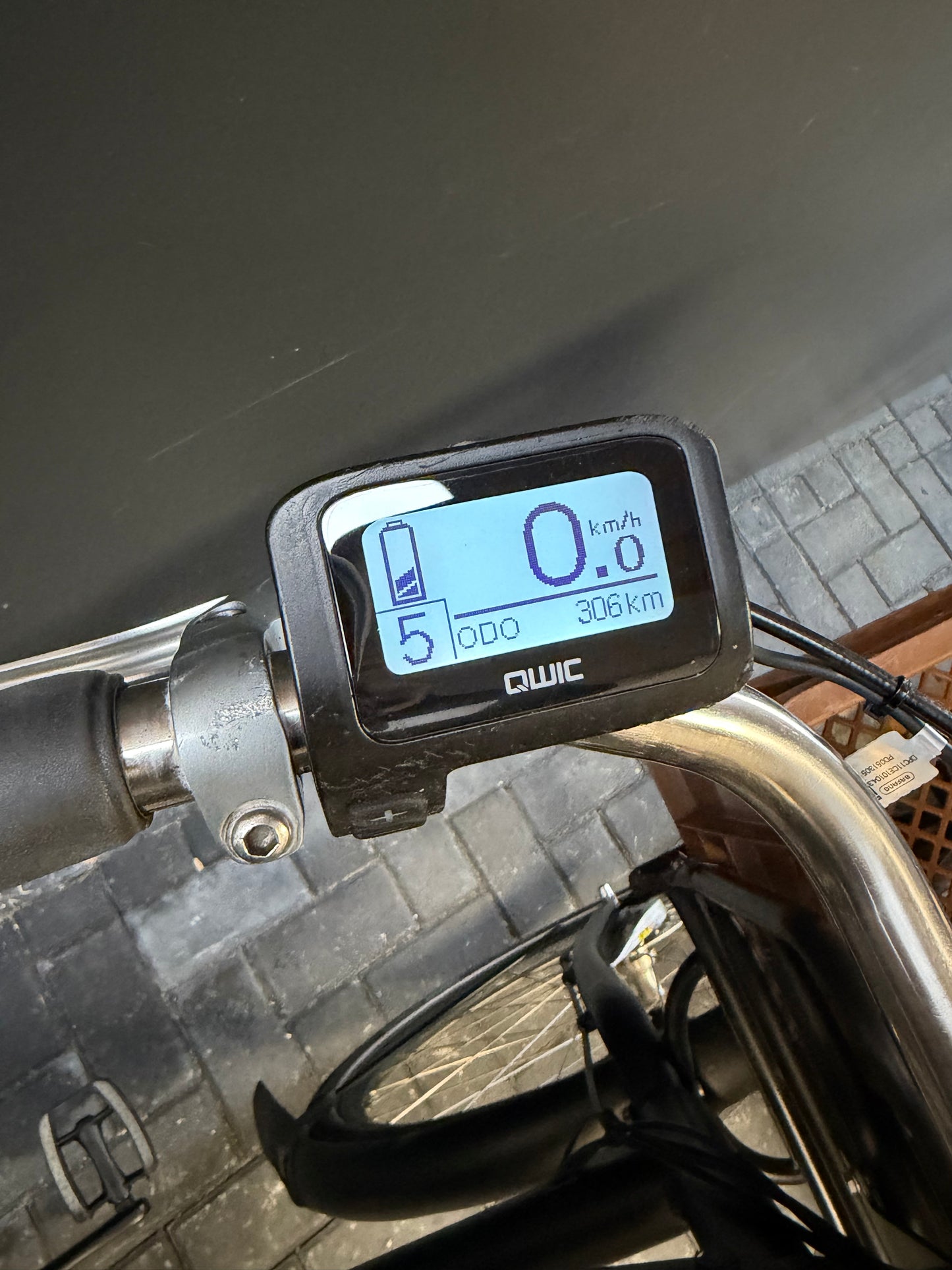 Jonge Cortina E-U4 + krachtige Middenmotor.