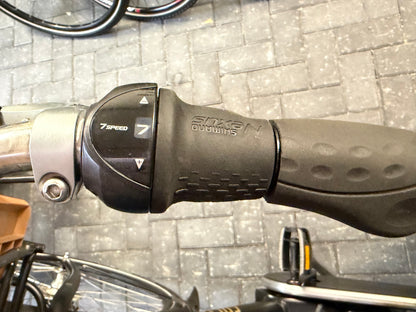 Jonge Cortina E-U4 + krachtige Middenmotor.