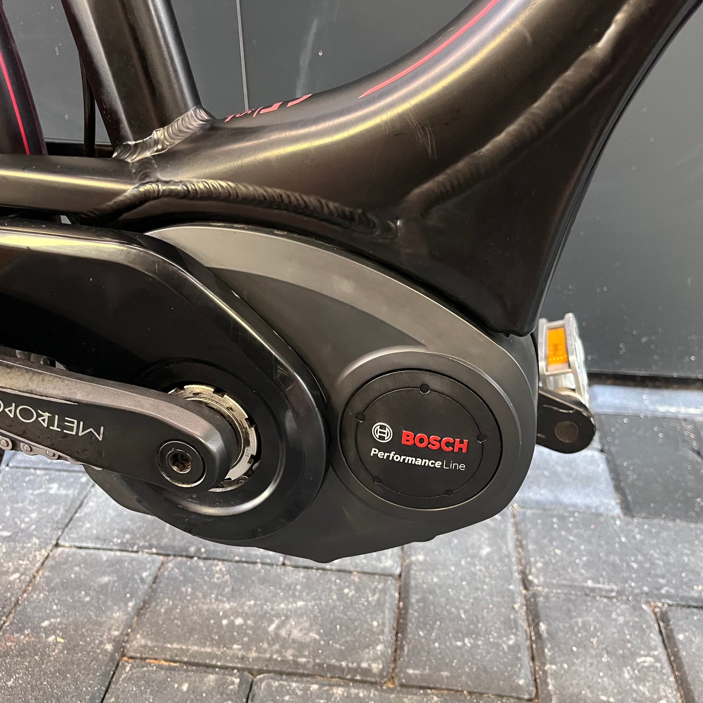 Prachtige Cube Touring Bosch middenmotor + automaat !