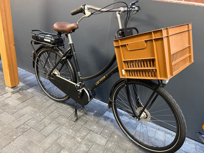 Jonge Cortina E-U4 + krachtige Middenmotor.