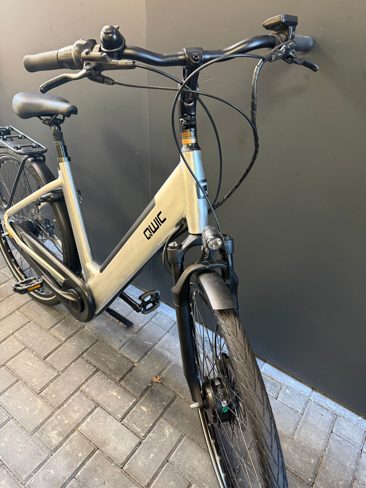 QWIC Premium FN7 i elektrische fiets | 400 Wh
