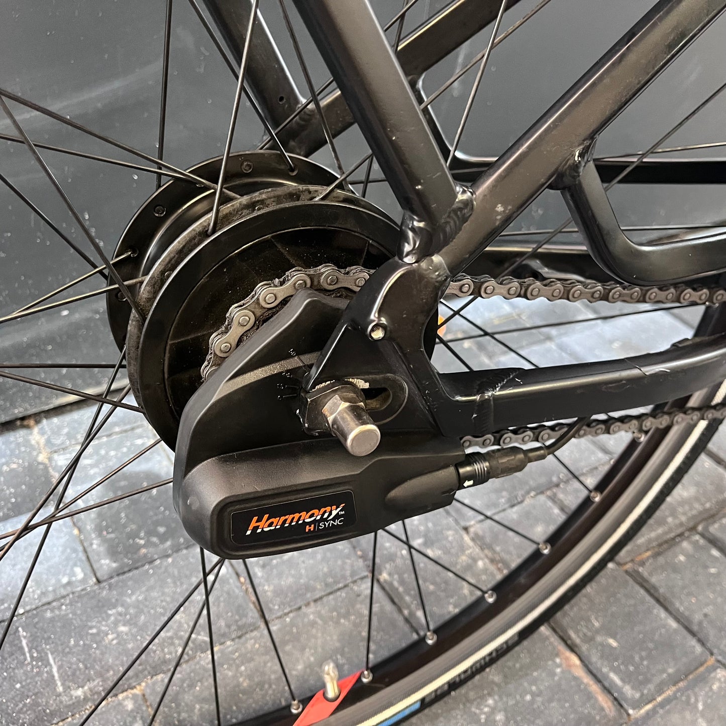 Prachtige Cube Touring Bosch middenmotor + automaat !