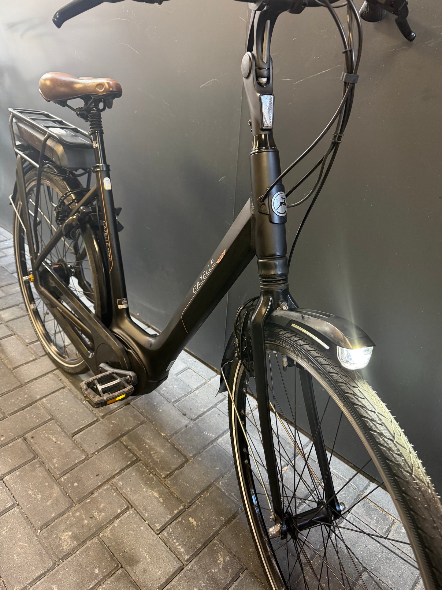 Gazelle Orange C8 HMB zwart